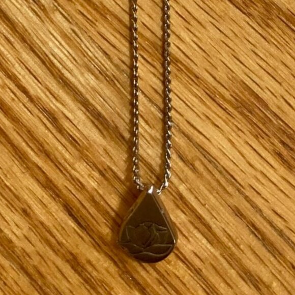 Memorial Tear Necklace - Picture 9 of 16